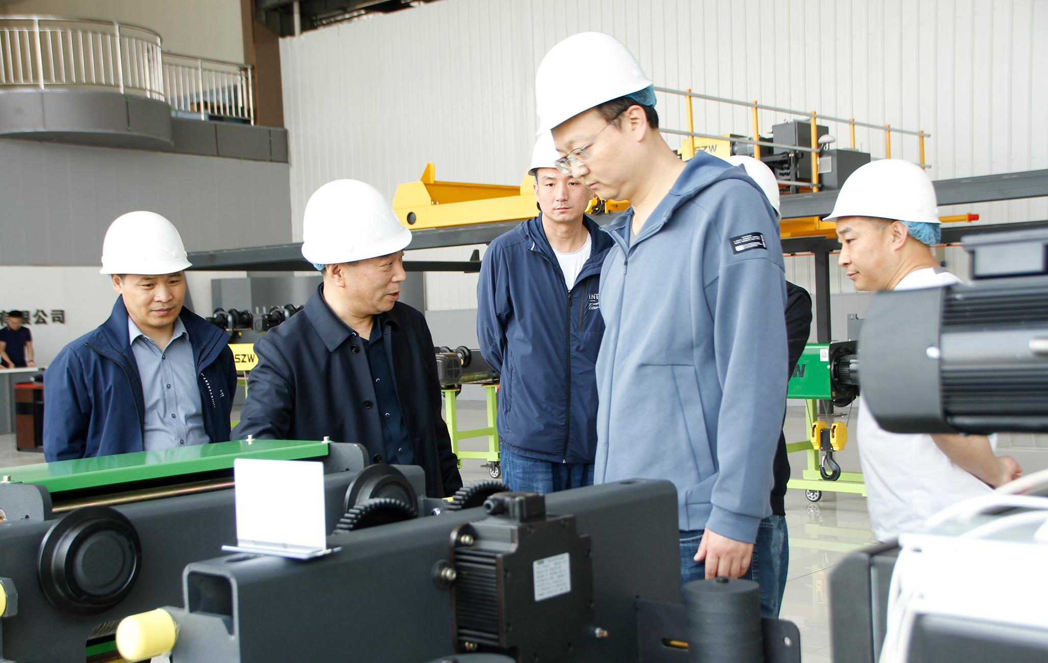 熱烈歡迎陜西重型汽車有限公司領導，中國汽車工業(yè)工程有限公司領導一行蒞臨東起集團參觀考察！